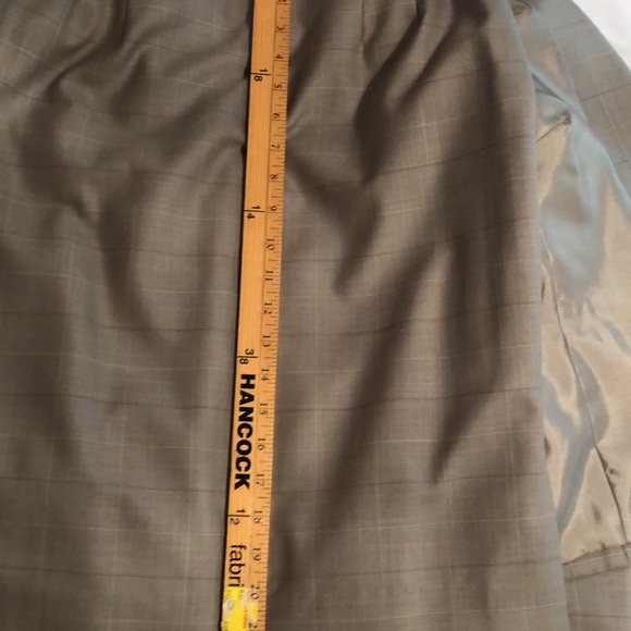 Isabel & Nina tailored business suit. Skirt splits on sides. - Picture 9 of 9